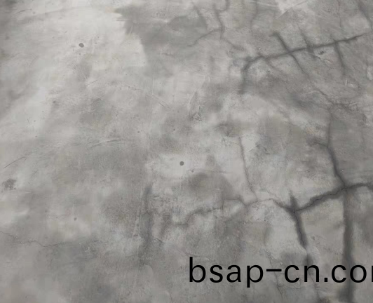 地(di)麵(mian)裂(lie)縫(feng).png